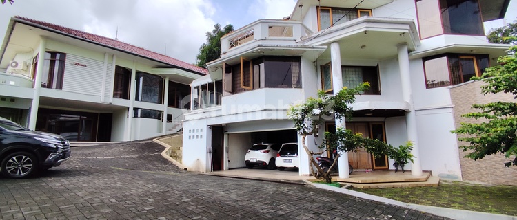 Dijual Rumah Mewah Candisari View City 1