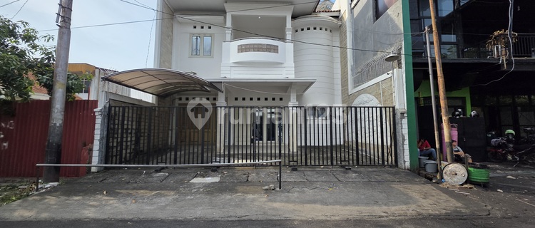 Disewakan Rumah Tengah Kota Bisa Untuk Tempat Tinggal, Kantor, Dan Tempat Usaha 1