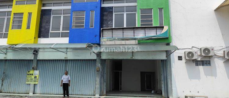 Ruko Dikontrakan Pinggir Jalan Raya Kaligawe 2 Lantai 1