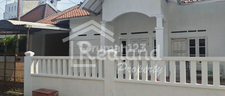 House in Peterongan Area, Semarang (WN 8440) 1