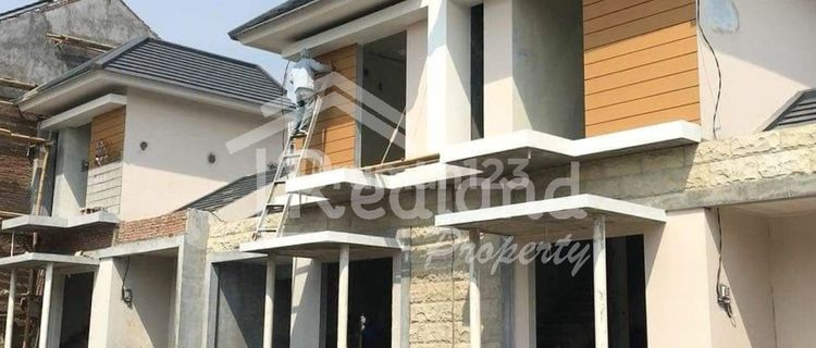 House in The Eagle Hills Housing Complex, Tembalang, Semarang (WN 8295) 1
