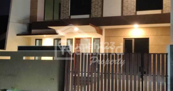 Rumah Baru Modern Mewah di Puri Anjasmoro , Semarang Ln 4004 1