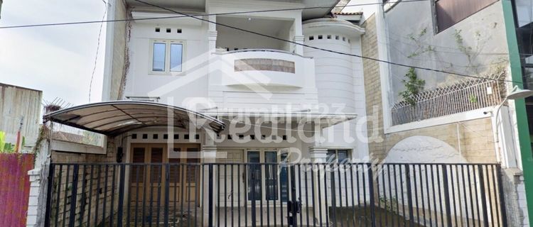 House in Taman Seteran Area, Semarang (VN 8217) 1