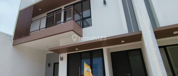 Rumah Ready 2 Lantai Town House Dekat Tol Jatiasih Sudah SHM Bebas Banjir 1