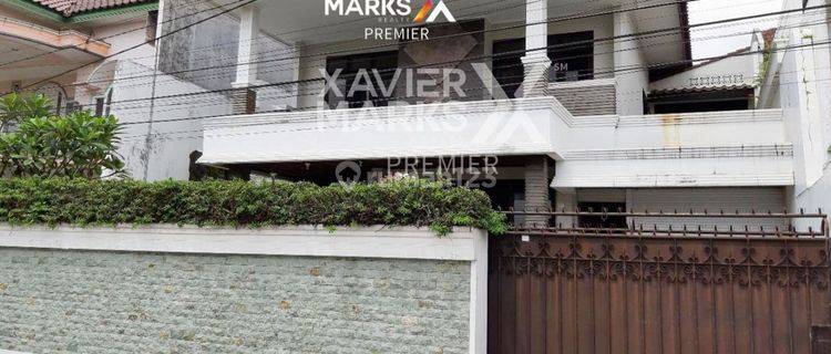 Disewakan Rumah Klasik Terawat 2 Lantai di Daerah Gunung Gunung, Malang  1