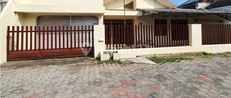 Rumah Sewa Luas dan Murah Dekat Kota Cocok untuk Hunian atau Kantor 1