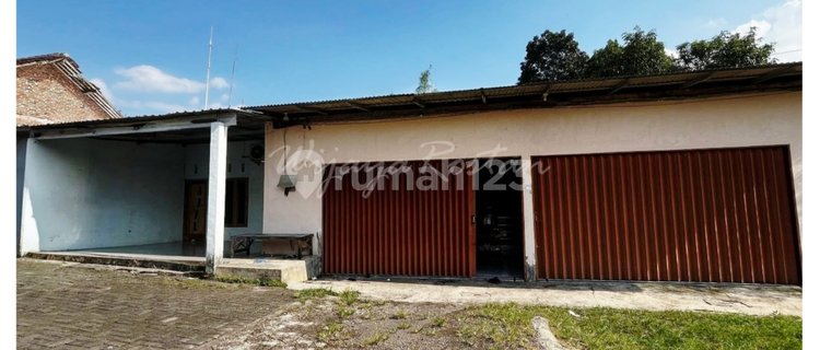 Ruko for Rent in Pakusari Area Suitable for Business or Office 1