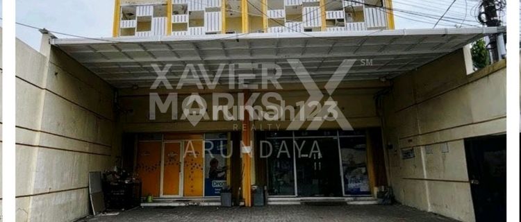 3-Story Shophouse in Downtown Location Suitable for Business or Office 1