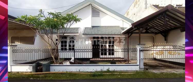 House in the City Center, Front Block of Jember's Favorite Housing Complex 1