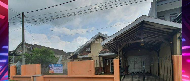 Rumah Luas Tengah Kota Dekat Sma 1 Jember Dan Kampus Unmuh. 1