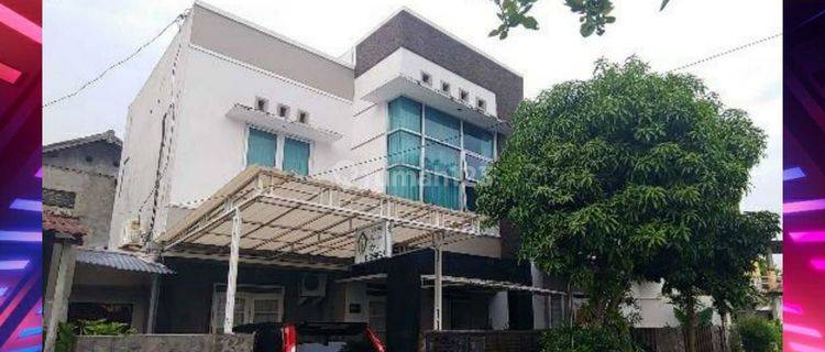 Rumah 2 Lantai Tengah Kota Jember. Desain Mewah Siap Huni 1