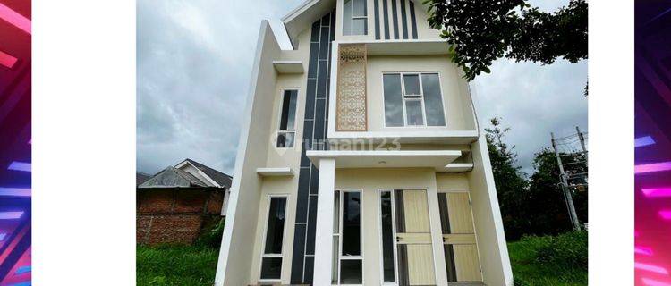 Rumah 2 Lantai Modern Kontemporer Siap Huni. Lokasi Tengah Kota Jember 1