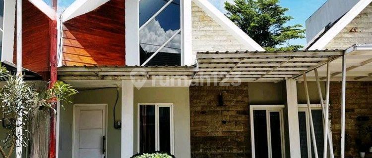 Rumah Modern Minimalis Di Perumahan Tengah Kota Dekat Alun Alun Jember 1