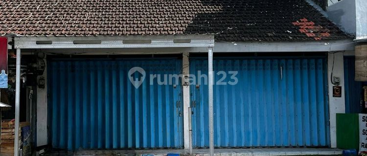 Affordable Shop Rental Near Unej Campus. Strategic Location Ideal for Culinary Business. 1