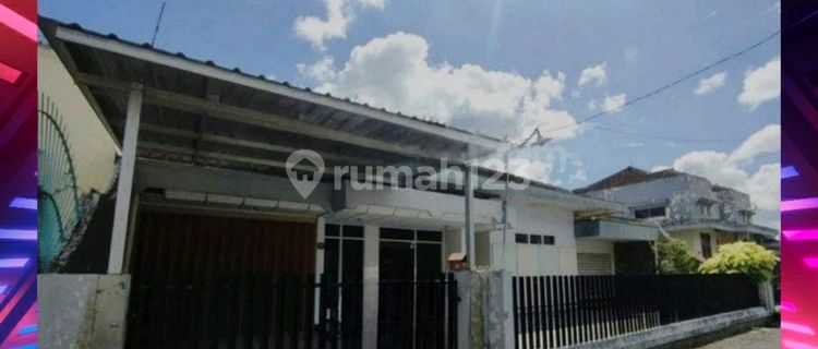 Kontrakan Rumah Luas Tengah Kota Dekat Lippo Mall Jember. Cocok Untuk Kantor 1