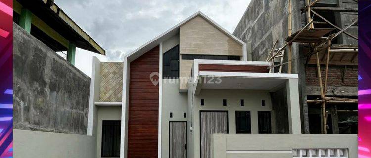 Rumah Mezzanine Scandinavian Gres Baru Siap Huni. Lokasi Tengah Kota Jember 1