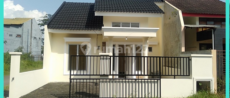 Disewakan Rumah Cantik Siap Huni Sebelah Roxy 1