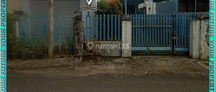 Rumah Cantik Pinggir Jalan Dekat Kota 1
