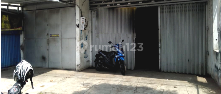 For Rent: Beautiful 1-Story Shop House by the Roadside Near Armed Jember 1