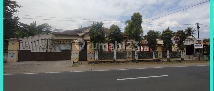 Dijual Rumah Luas Pinggir Jalan Besar Dekat Kota 1