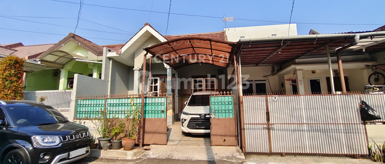 Strategic House Near School in Taman Pajajaran Baranangsiang 1