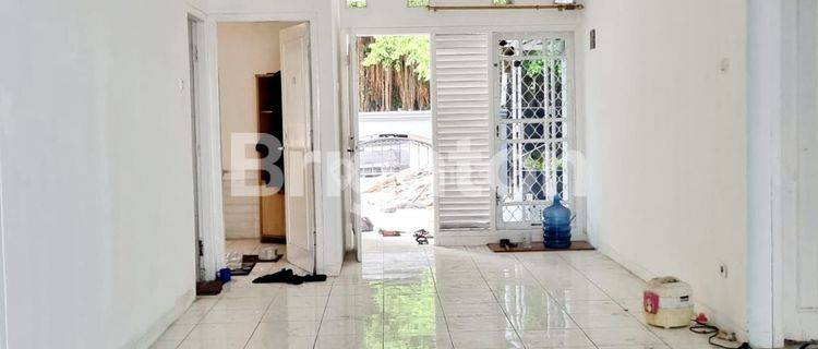 Rumah 2 lantai di  pinggir jalan wortel dekat ruko versailes bsd 1