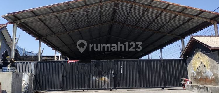 Disewakan Gudang Terbuka  Di Padonan Canggu 1