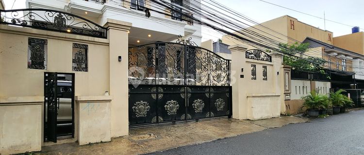 Boarding House For Sale New Building in Kebayoran Baru Area 1