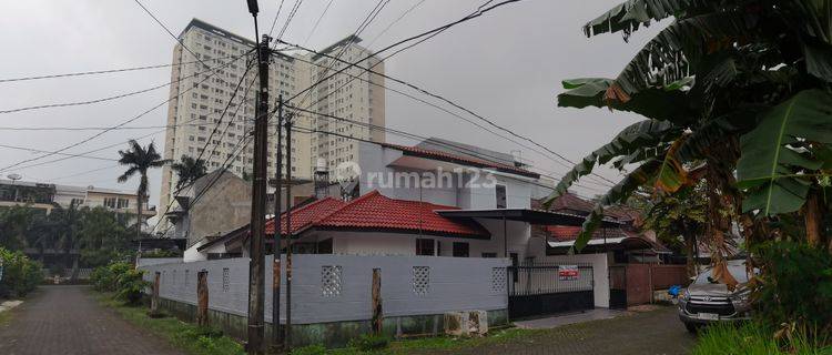 Rumah Kebon Jeruk- Lokasi Strategis- Depan Business Park 1