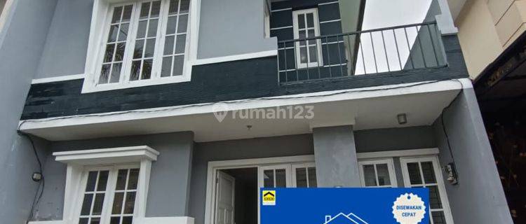 DISEWAKAN RUMAH 2LANTAI LOKASI TRATEGIS DIKOTAWISATA 1