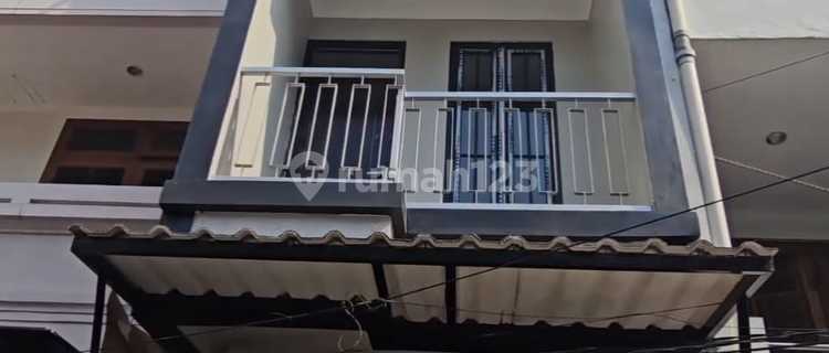 Rumah Baru 2.5X15 Lokasi Strategis di Tanjung Duren(Td351) 1