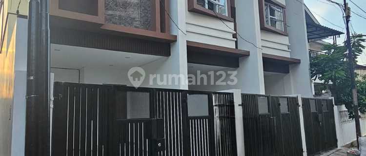 Ready-to-Occupy Strategic New House in Tanjung Duren (TD406) 1
