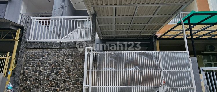 Rumah Bagus Siap Huni 6x15 lokasi strategis di Taman Ratu(TR233) 1