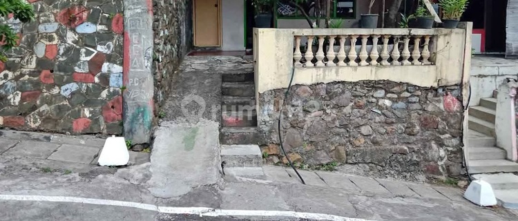 Rumah Strategis Di Mugas Dalam Semarang Selatan Murah  1