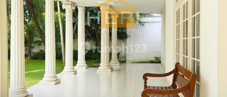 Luxury House by the Main Road, Jalan Papandayan, Gajah Mungkur, Semarang, Suitable for a Cafe 1