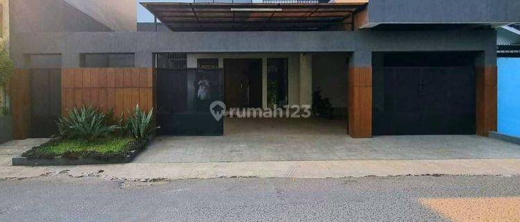 Rumah Baru Depan Taman Balkon Luas Dalam Komplek Di Pondok Ranji