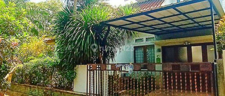 Rumah Modern Mediteranian Ada Taman Lokasi Nyaman Siap Huni Bagus 1