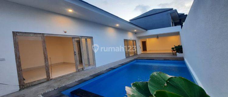 Di Sewakan Villa Unfurnished Di Tibubeneng 1