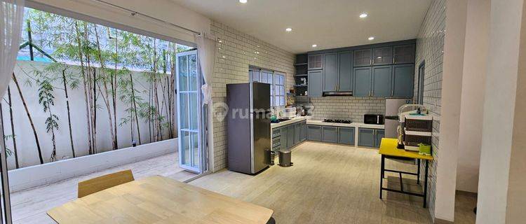 For Rent 4rooms 4toilets 1maidroom Sukajadi Fully Furnish 125jt/year 1