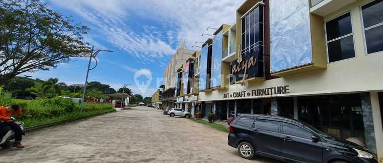 Large 3-Storey Shop House in Golf Residence 3 Sukajadi, Facing Main Road 1