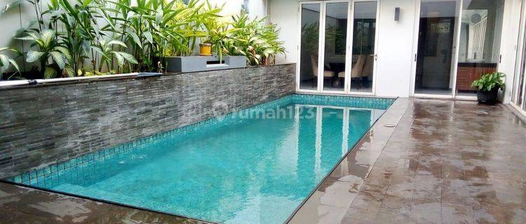 Rumah Furnished Rapih Komplek Area Senopati - Scbd 1