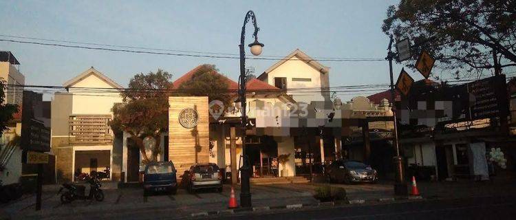 Ruang Usaha Ex Resto Cafe Strategis Di Mainroad Riau Bandung 1