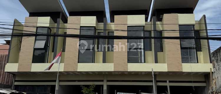 New 2-Story Strategic Shop House in Turangga, Buah Batu, Bandung 1