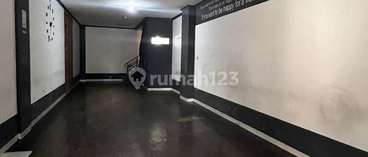 Strategic 3-Story Shophouse on Mainroad Ciateul Bandung 1