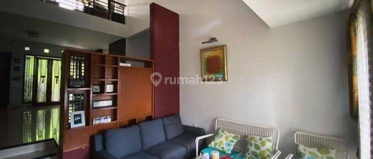 Dijual Rumah Cantik Di Setraduta 2 Lantai 1