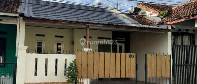 Rumah minimalis di kota sukabumi jalan utama 1