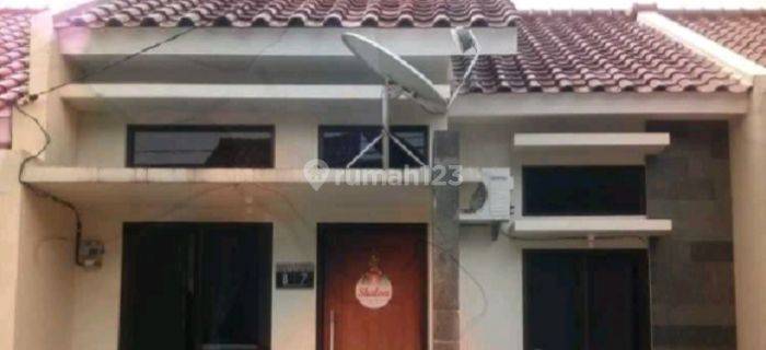 Rumah Kontrakan 2 Kamar Tidur Bagus Semi Furnished SHM di Kalimulya Depok Disewakan 1