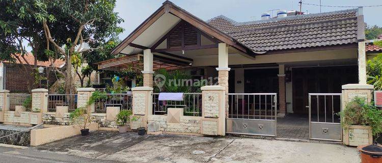 Rumah Mewah Dua Lantai Daerah Taman Wologito Semarang  1