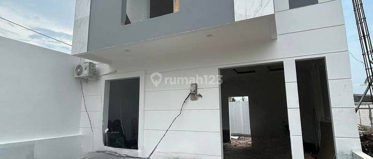 Rumah Mewah Dua Lantai Dp All In 30 Jt Angsuran 2 Jtan Daerah Wolter Monginsidi Semarang 1