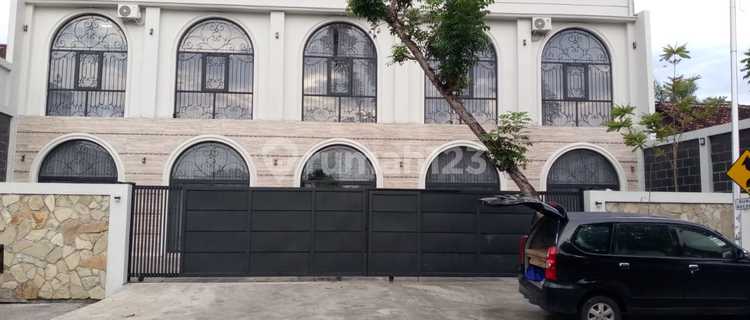  RUMAH MEWAH SERASA VILLA  DI PINGGIR JALAN RAYA MANYARAN GUNUNGPATI SEMARANG 1